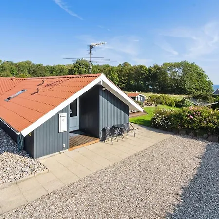 Algut - 75m From The Sea By Interhome