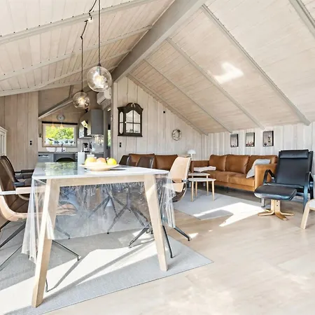 Dom wakacyjny Algut - 75m From The Sea By Interhome Mommark