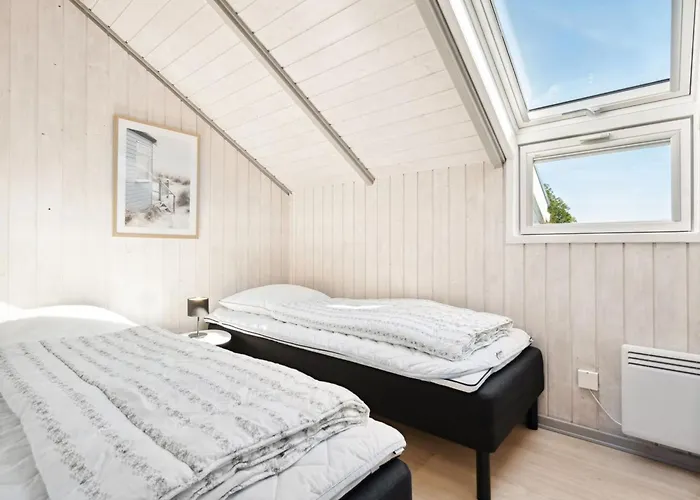 Сasa de vacaciones Algut - 75m From The Sea By Interhome Mommark