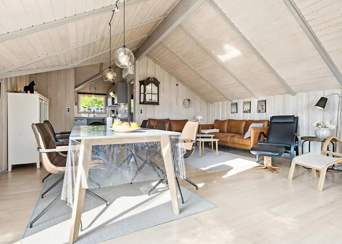 Сasa de vacaciones Algut - 75m From The Sea By Interhome Mommark